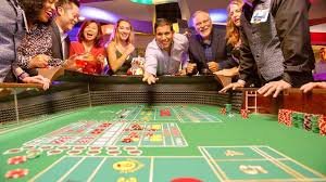 Simbol tanggung jawab bermain dan dukungan pemain dalam Live Casino yang aman